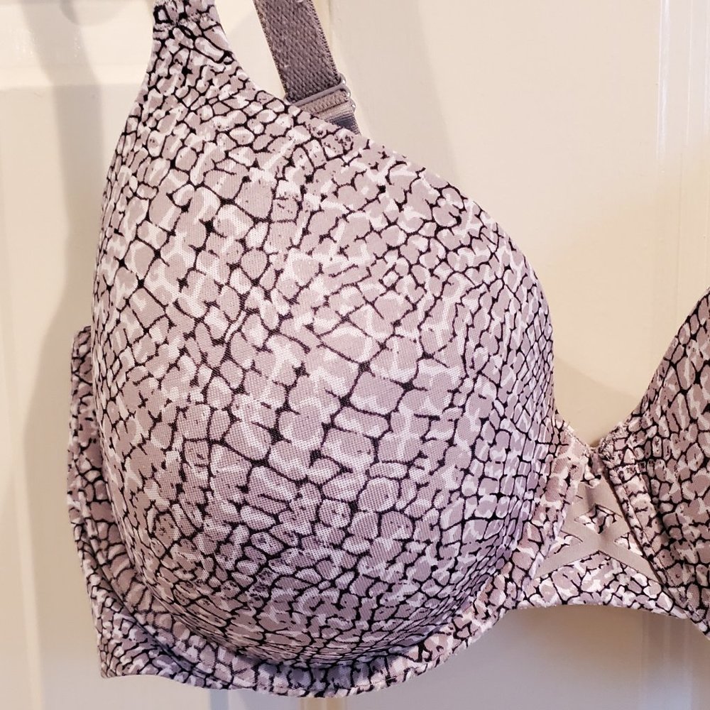 Warners Underwire Bra -38C - Picture 2 of 4